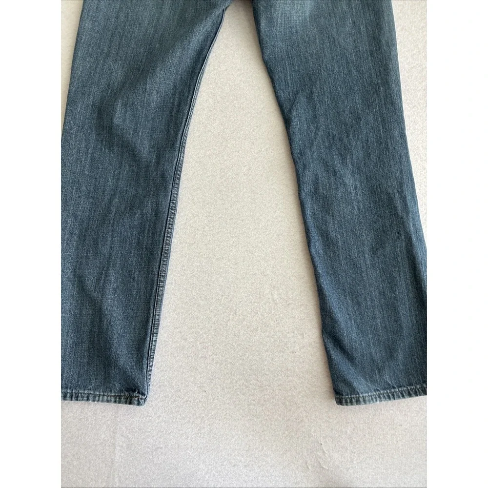 Levis features style